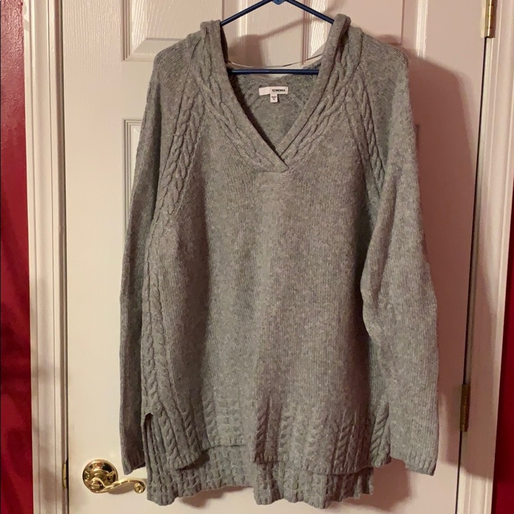 Hooded pullover sweater